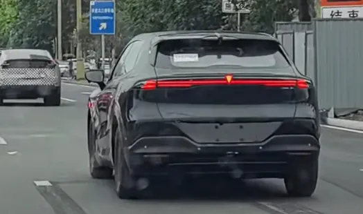 深蓝S05 SUV初露真容，定位在S7之下，值得期待